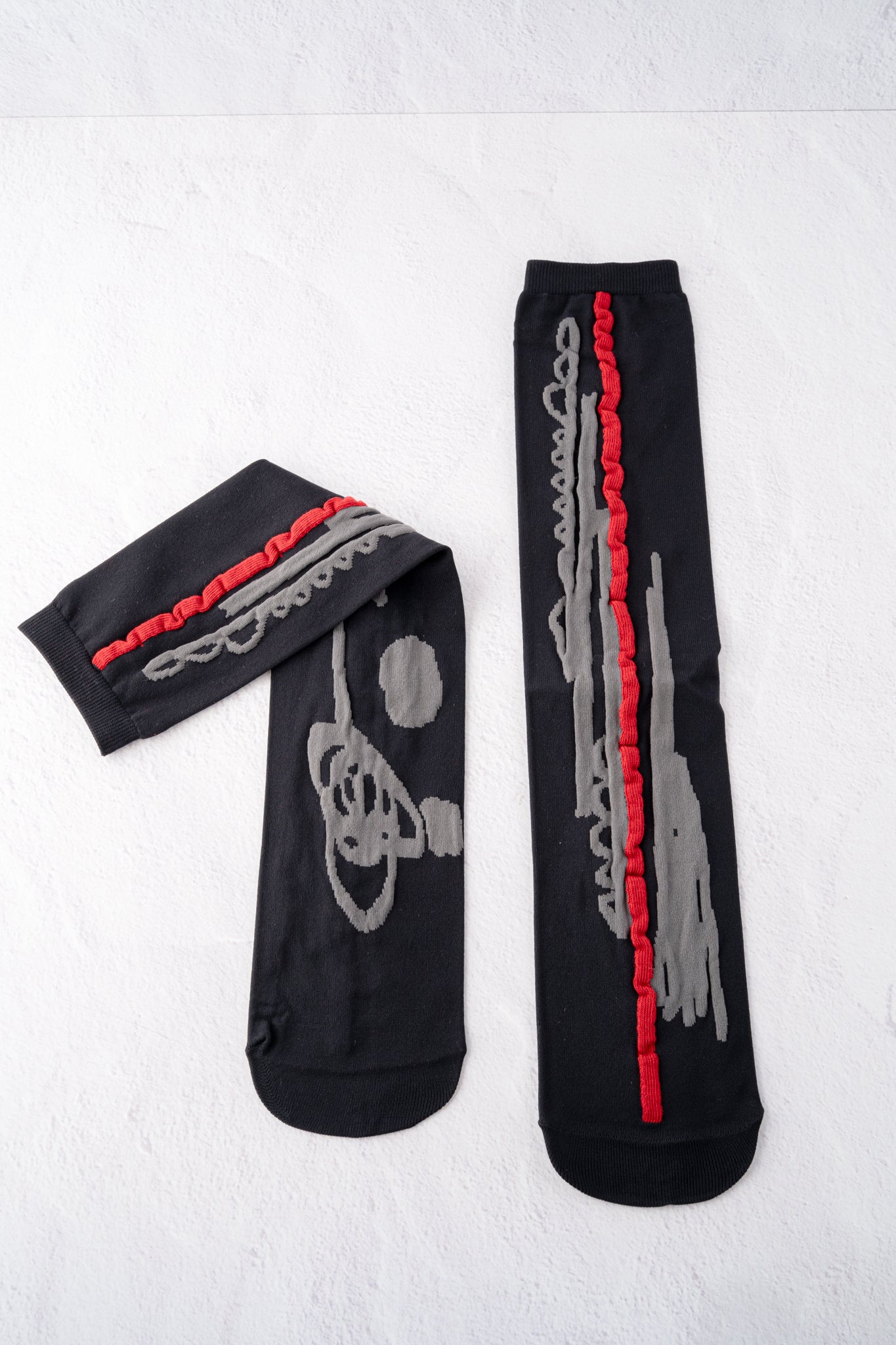 Moyuru Moy Stripe It Sock, Black and Red