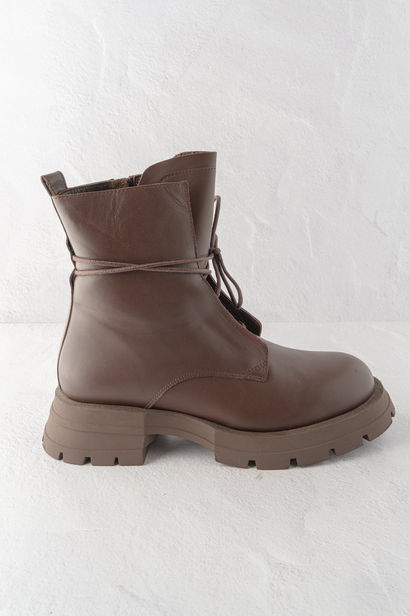 All Black Tie Lugg Boot, Brown