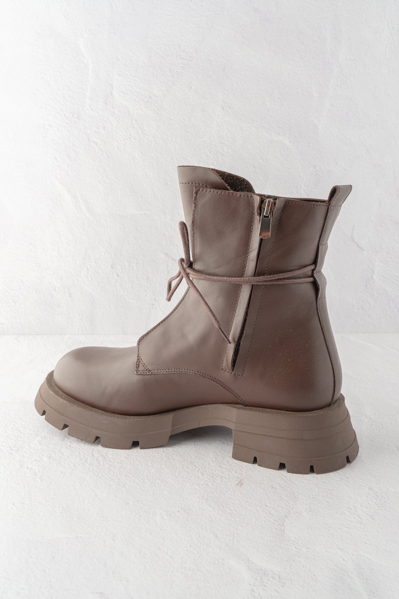 All Black Tie Lugg Boot, Brown