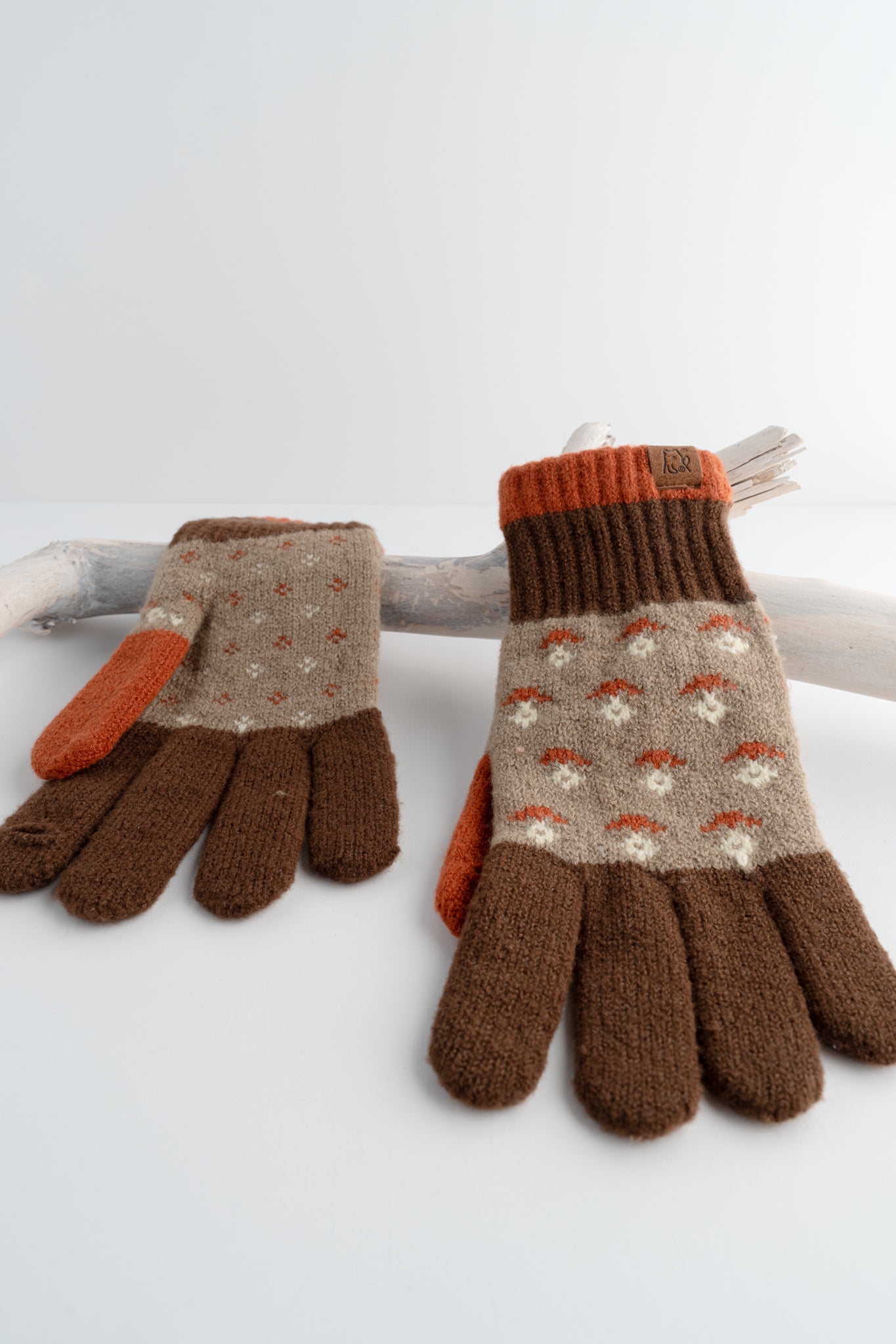 ACCITY Whimsy Glove, Coffee