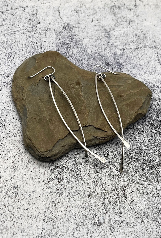 red i jewelry Wave Earrings, Bright Silver