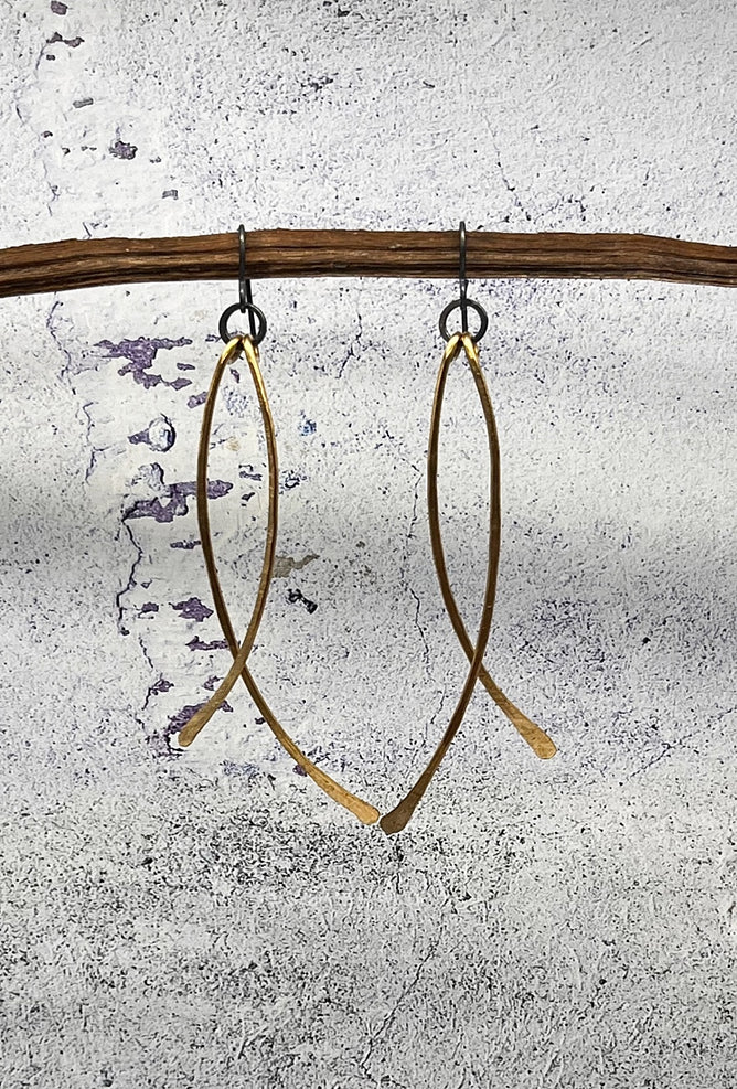 red i jewelry Wave Earrings, Gold