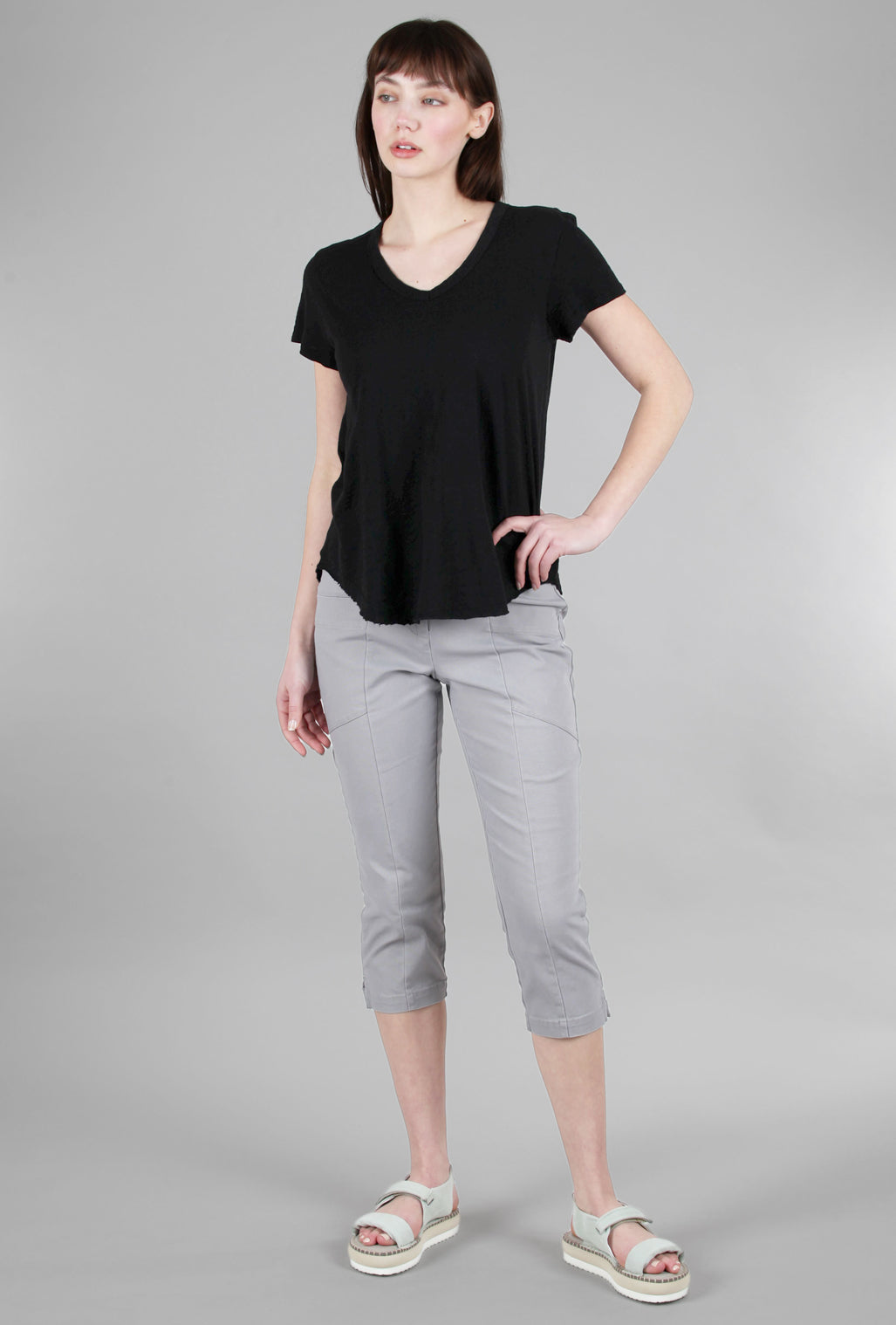 Mododoc Curved Hem Vee Tee, Black