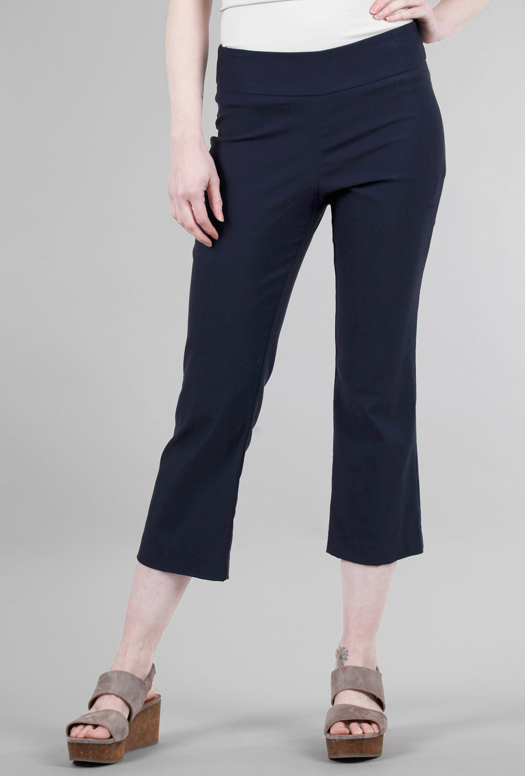 Estelle & Finn Cropped Flare Pant, Navy