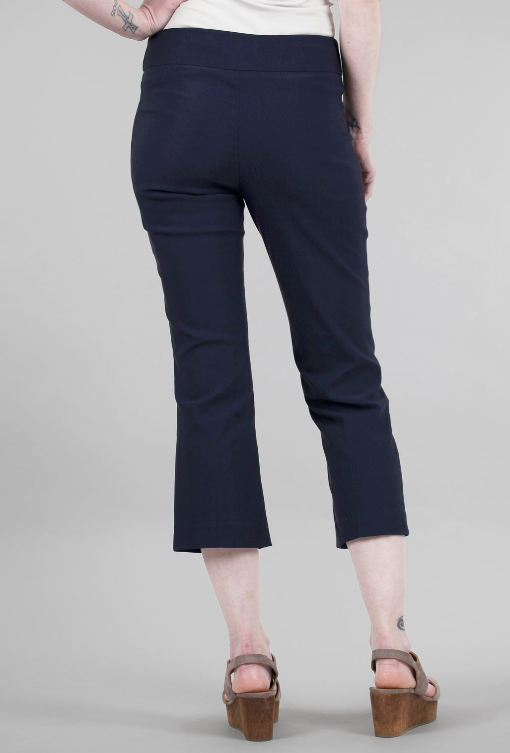 Estelle & Finn Cropped Flare Pant, Navy