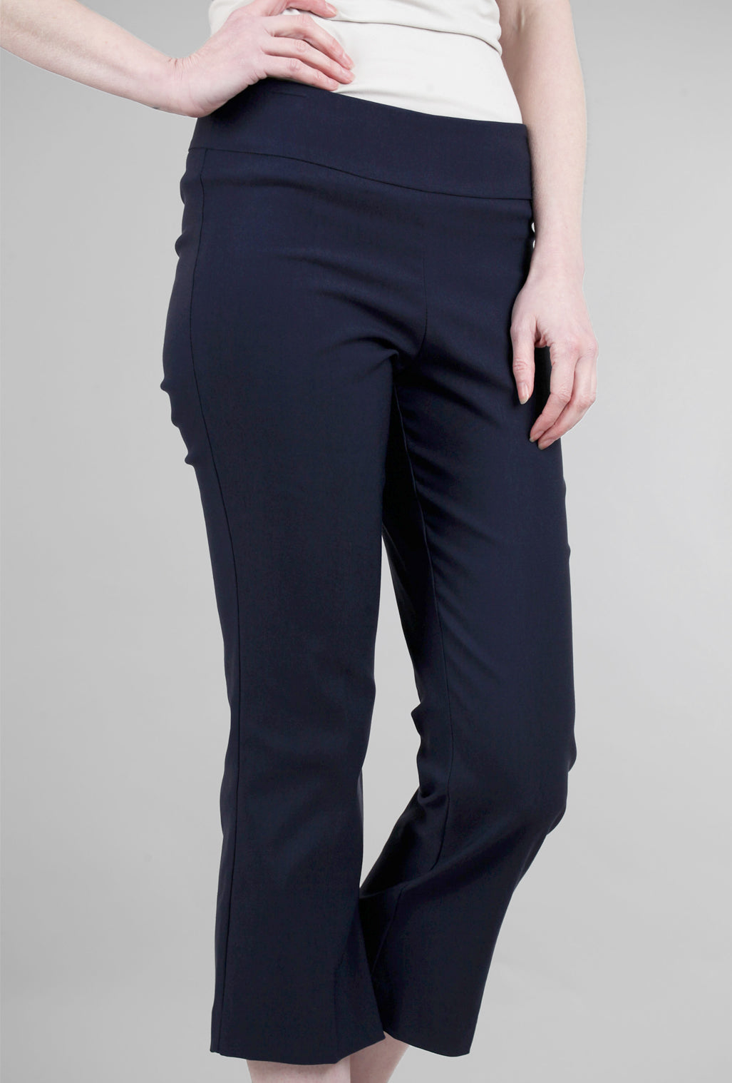 Estelle & Finn Cropped Flare Pant, Navy