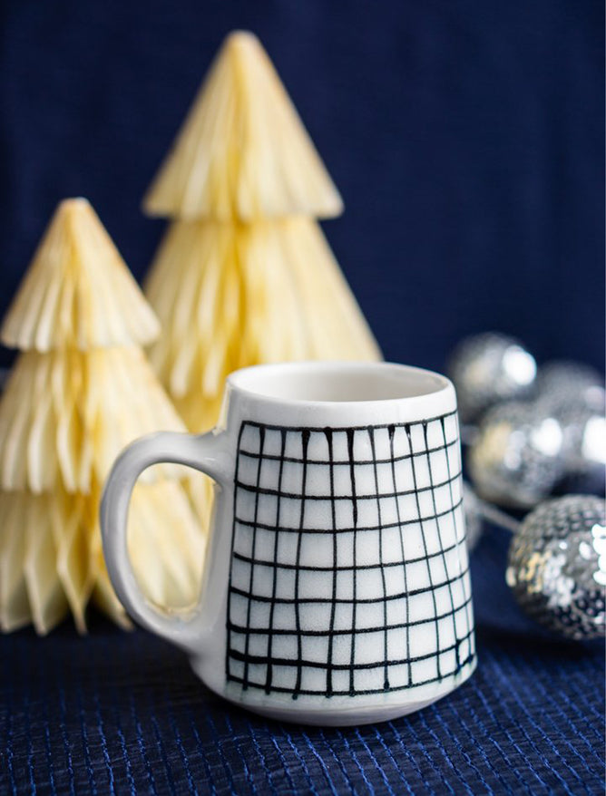 Lauren HB Large Stria Mug, Grid 