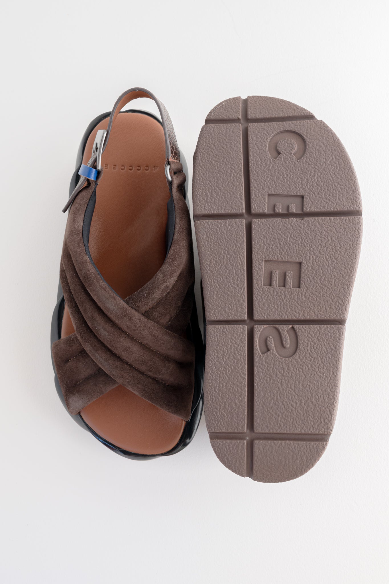 Mellow Mana, Choco Suede Angle 5