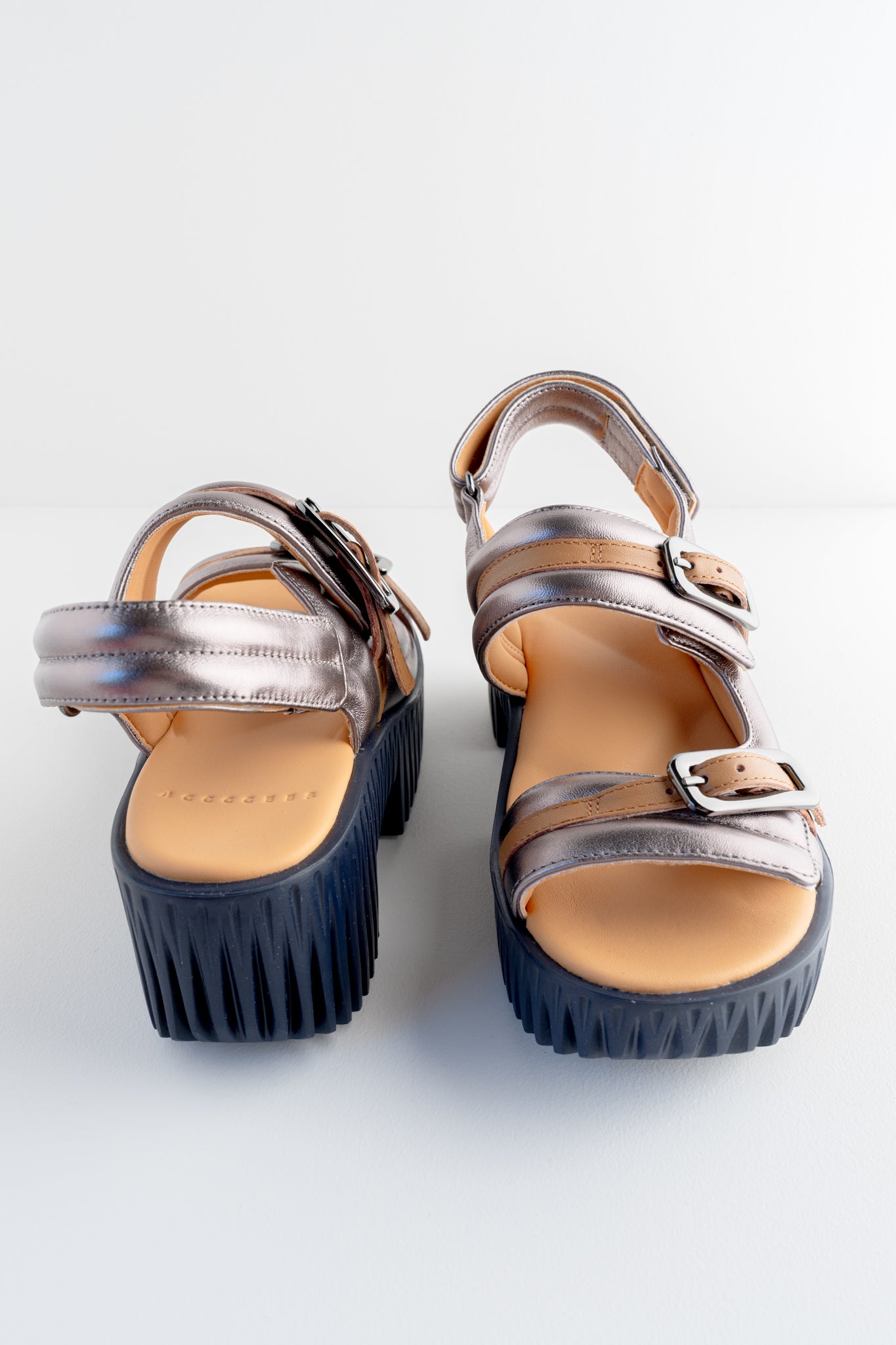 Plia Kiko, Gunmetal Angle 7
