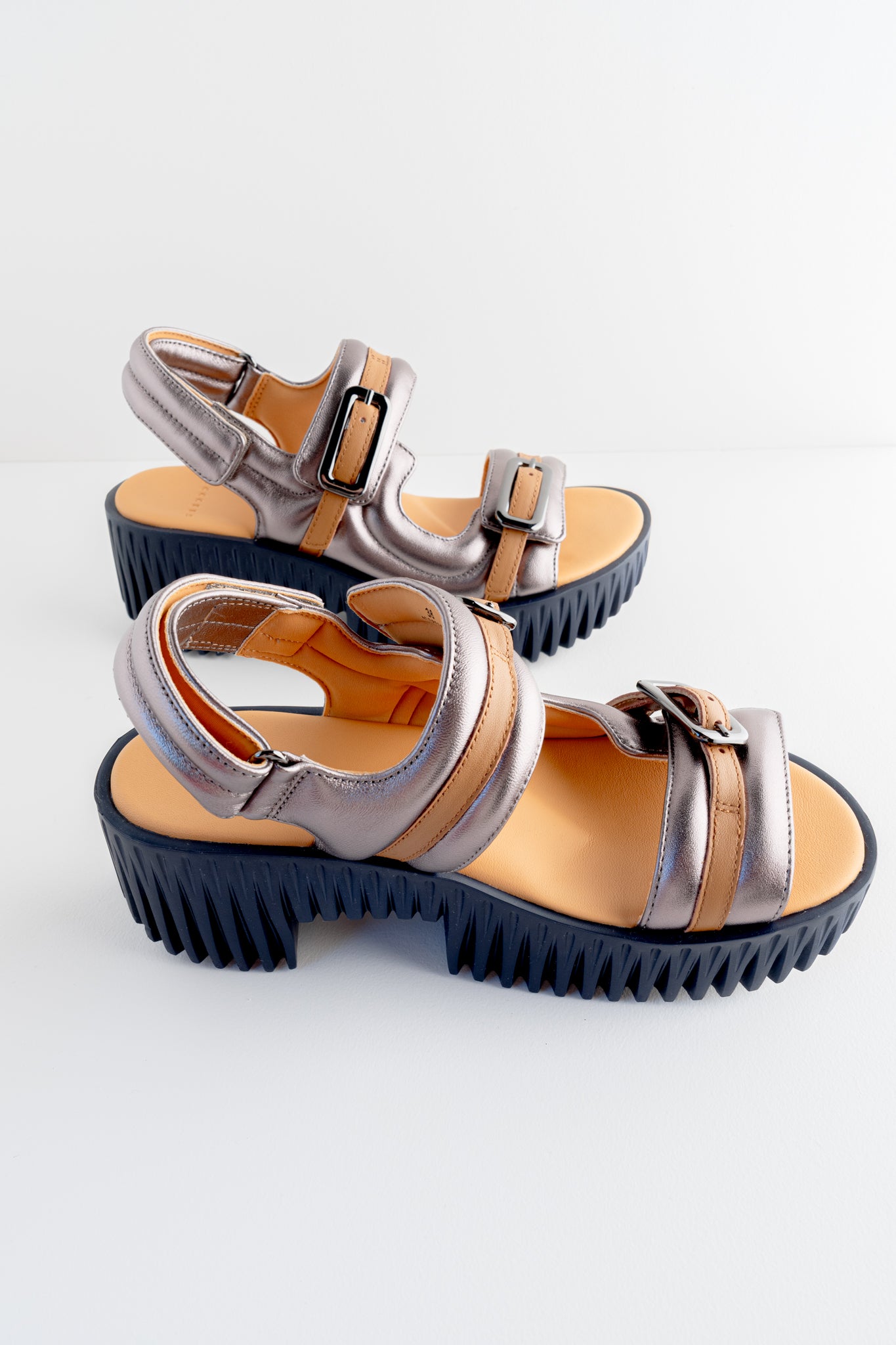 Plia Kiko, Gunmetal Angle 2