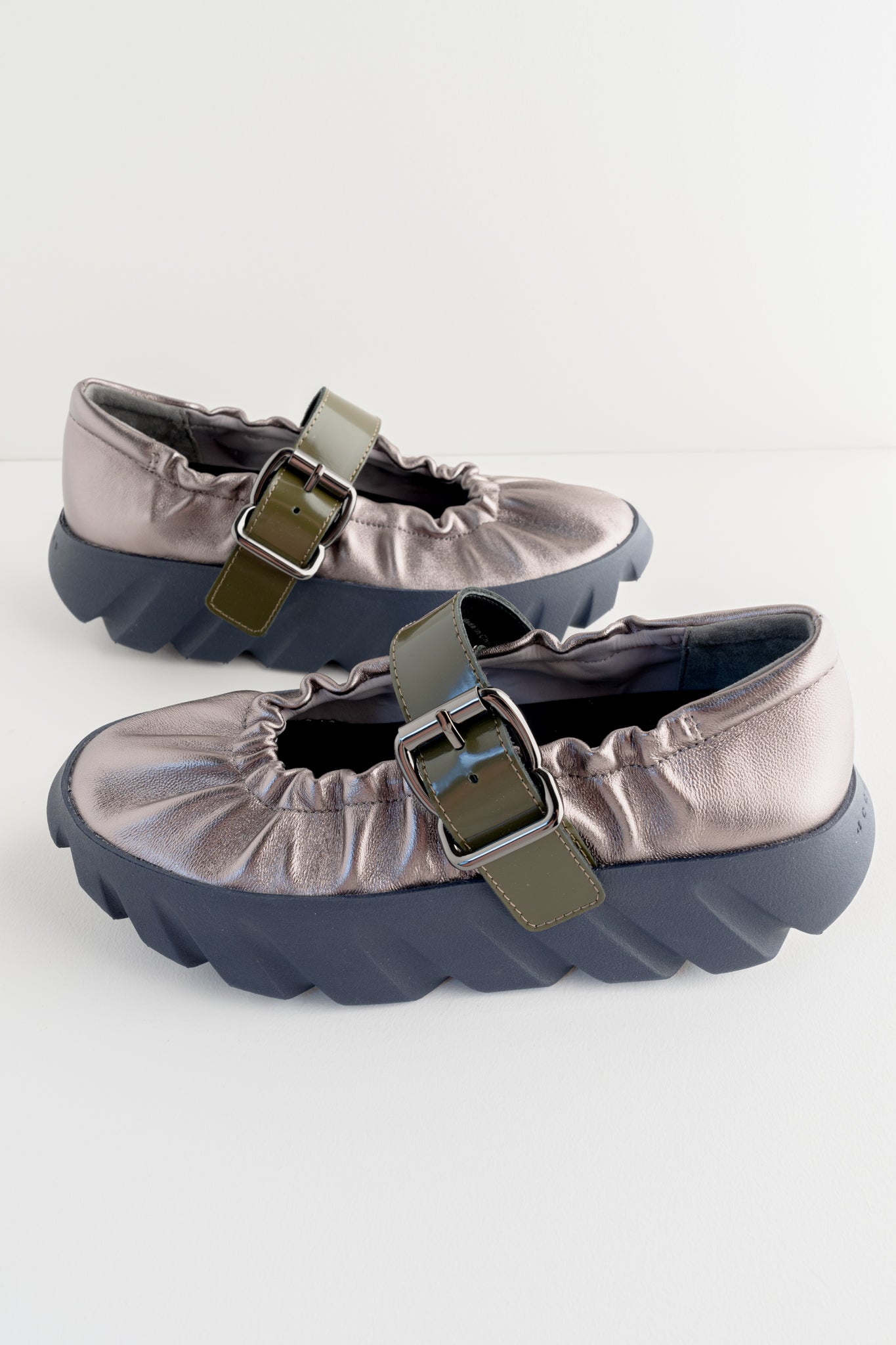 Tura Cove Mary Jane, Gunmetal Angle 4