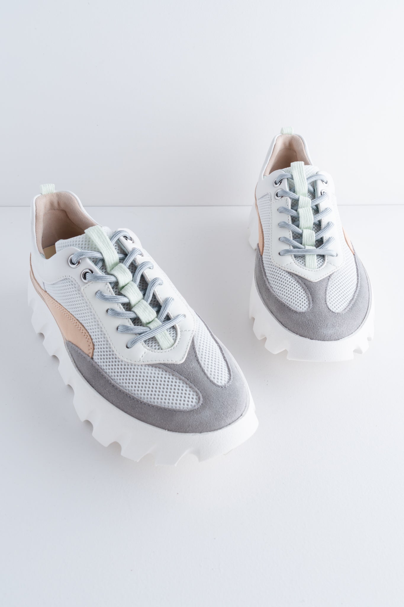 4CCCCEES Tura Flow Sneaker, White 