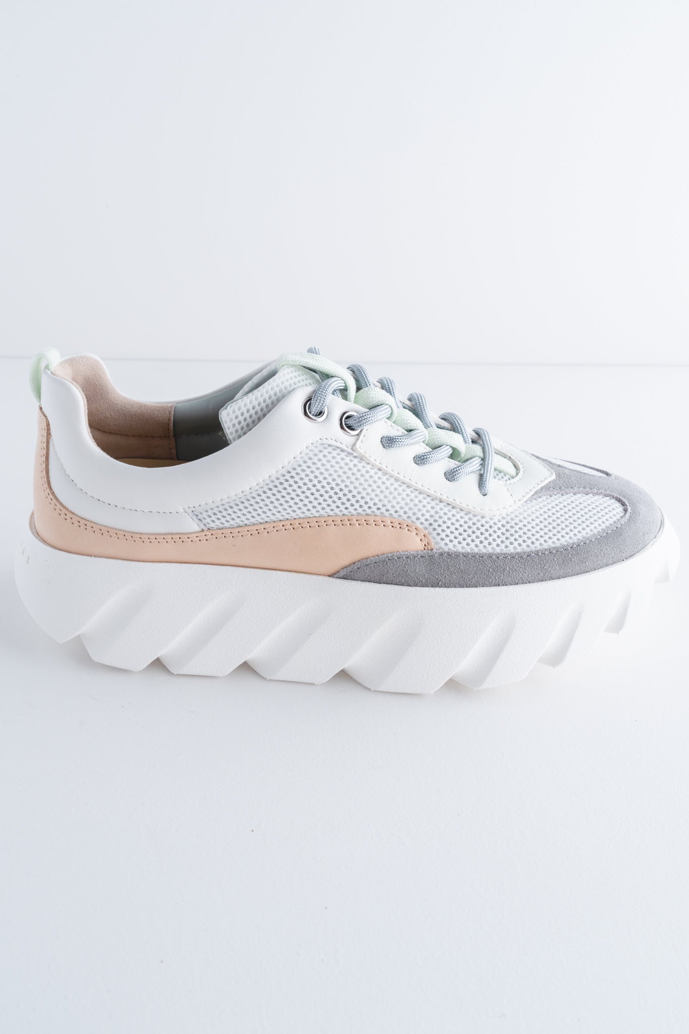 4CCCCEES Tura Flow Sneaker, White 