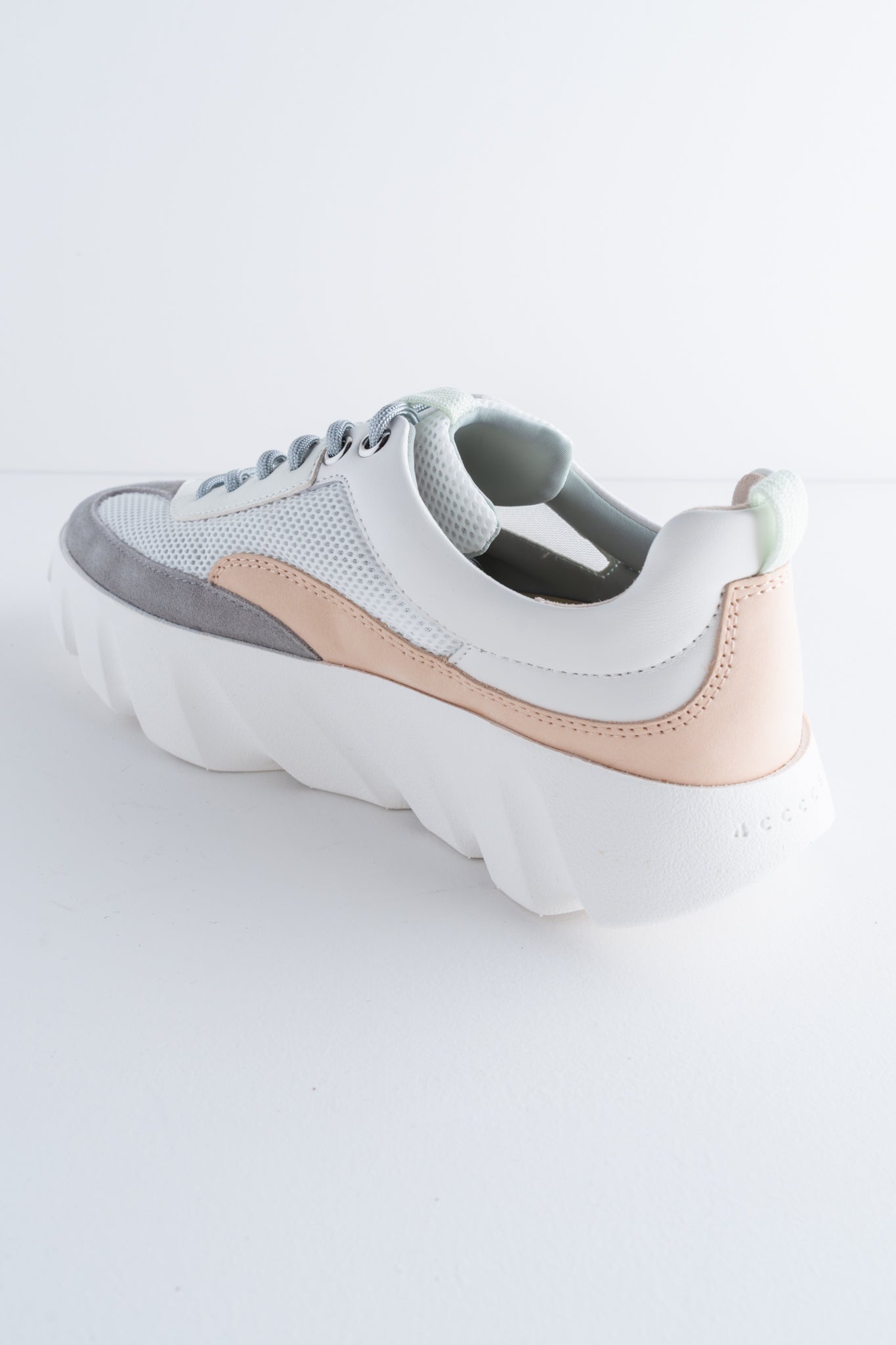 4CCCCEES Tura Flow Sneaker, White 