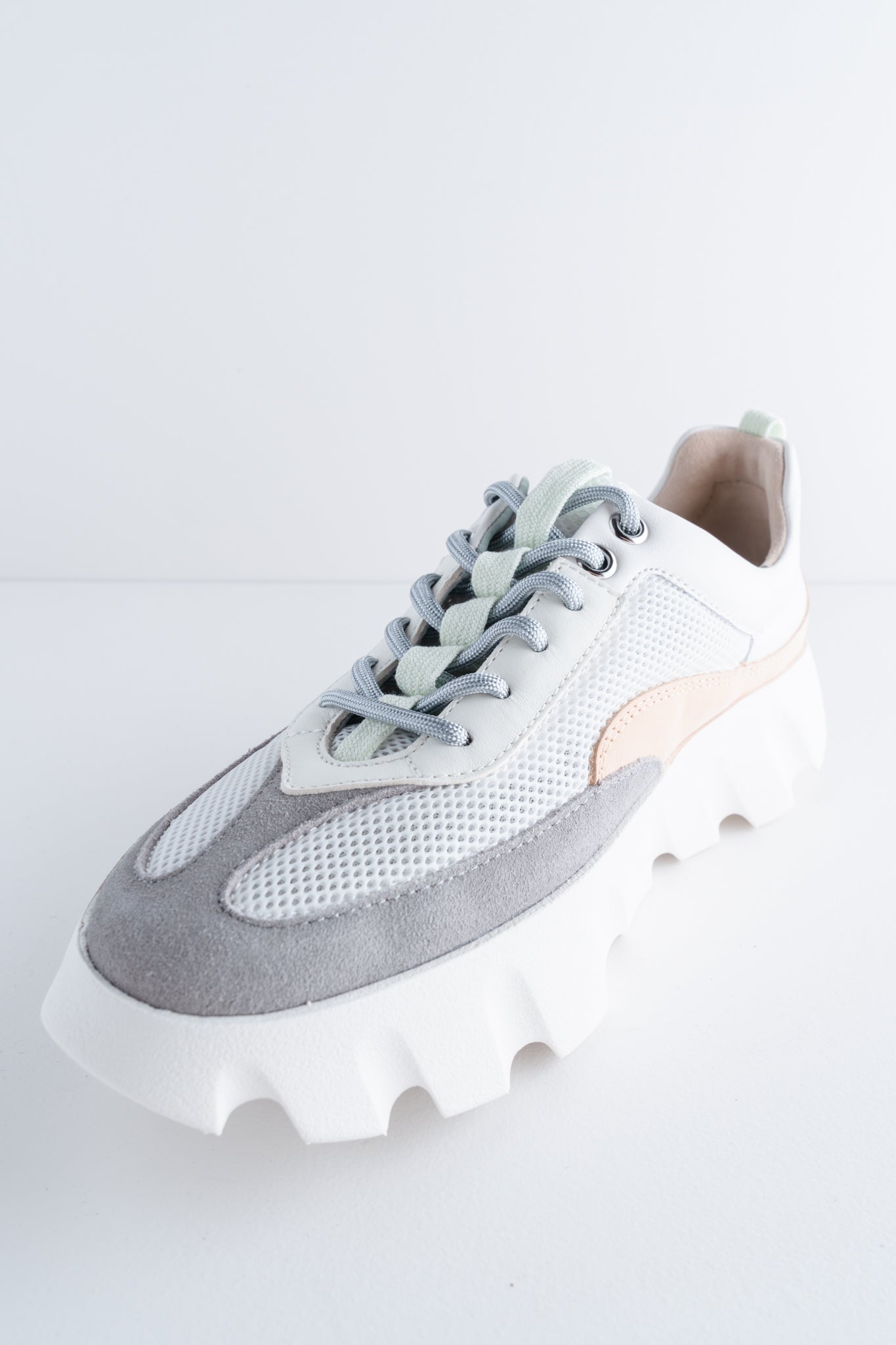 4CCCCEES Tura Flow Sneaker, White 