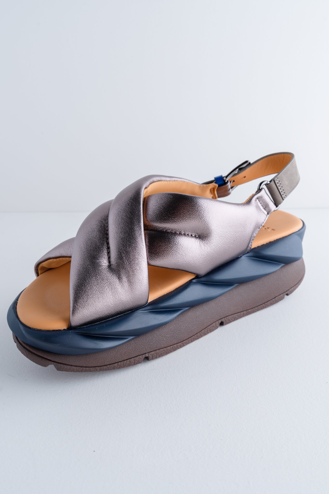 4CCCCEES Mellow Moa Sandal, Gunmetal 