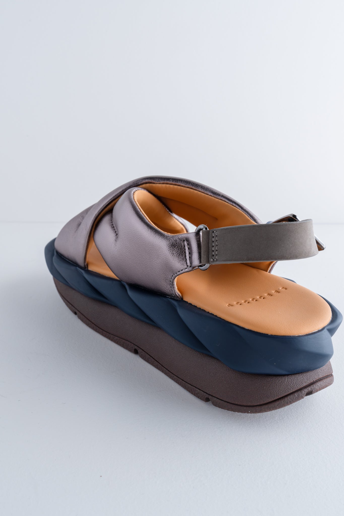 4CCCCEES Mellow Moa Sandal, Gunmetal 