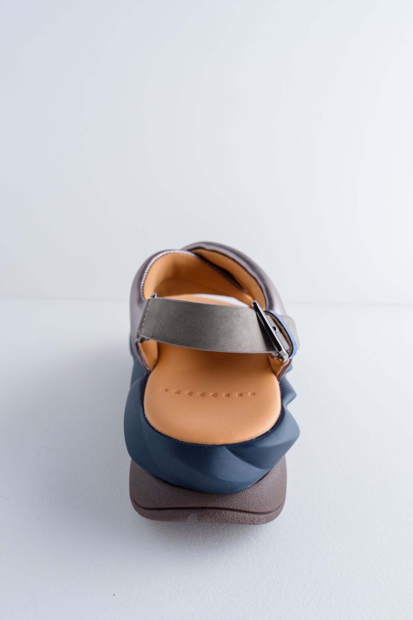 4CCCCEES Mellow Moa Sandal, Gunmetal 