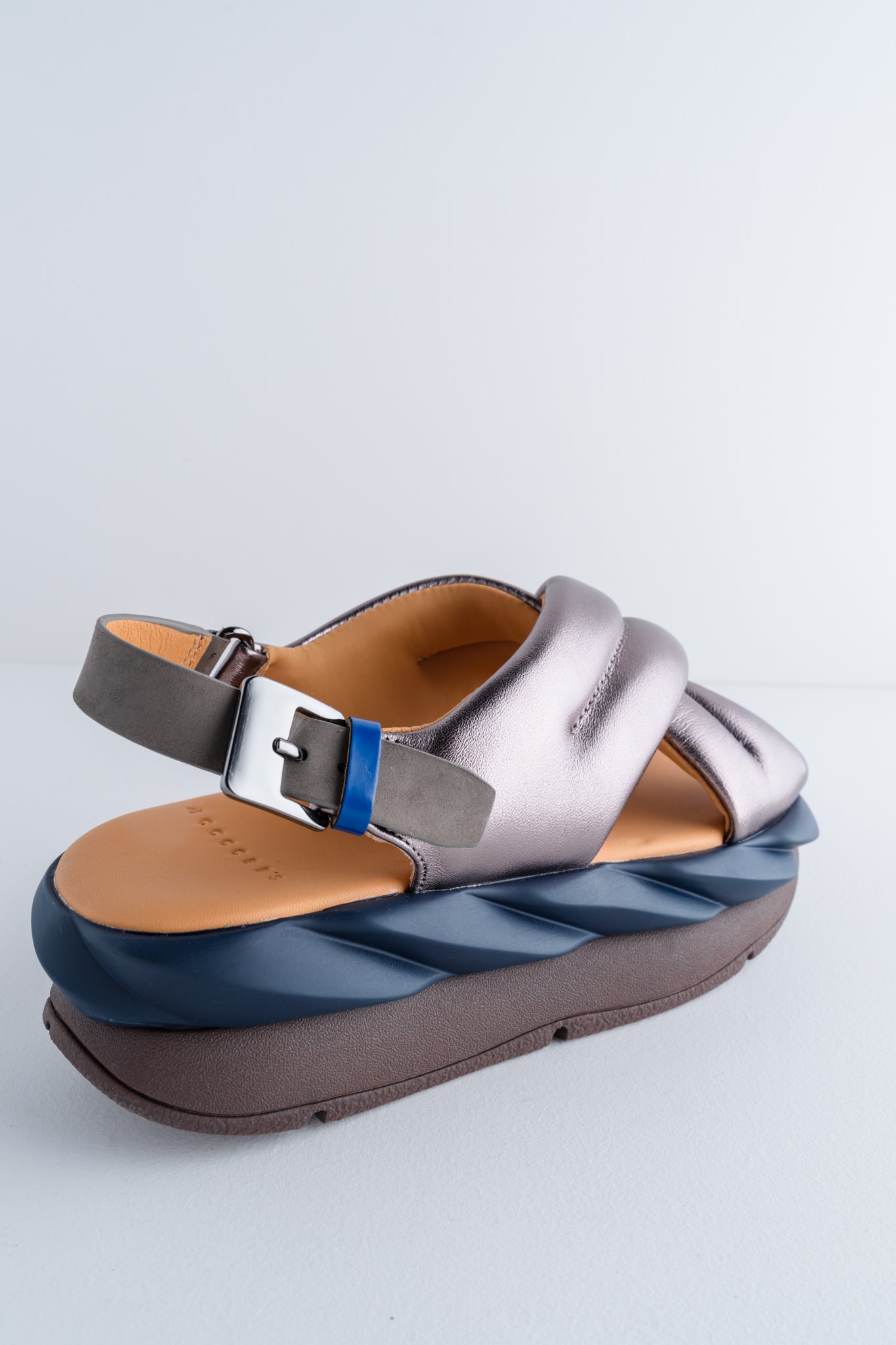 4CCCCEES Mellow Moa Sandal, Gunmetal 