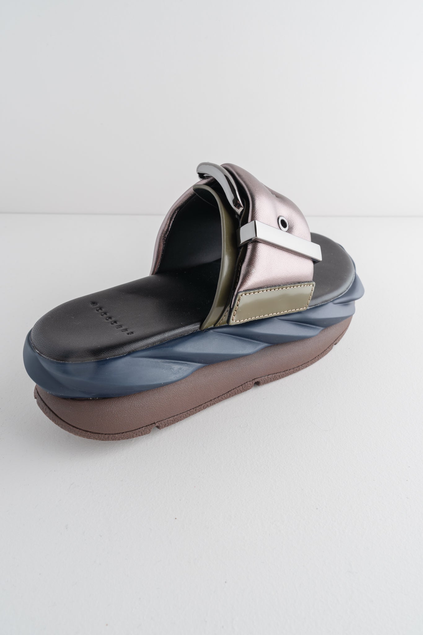 4CCCCEES Mellow Glow, Gunmetal 