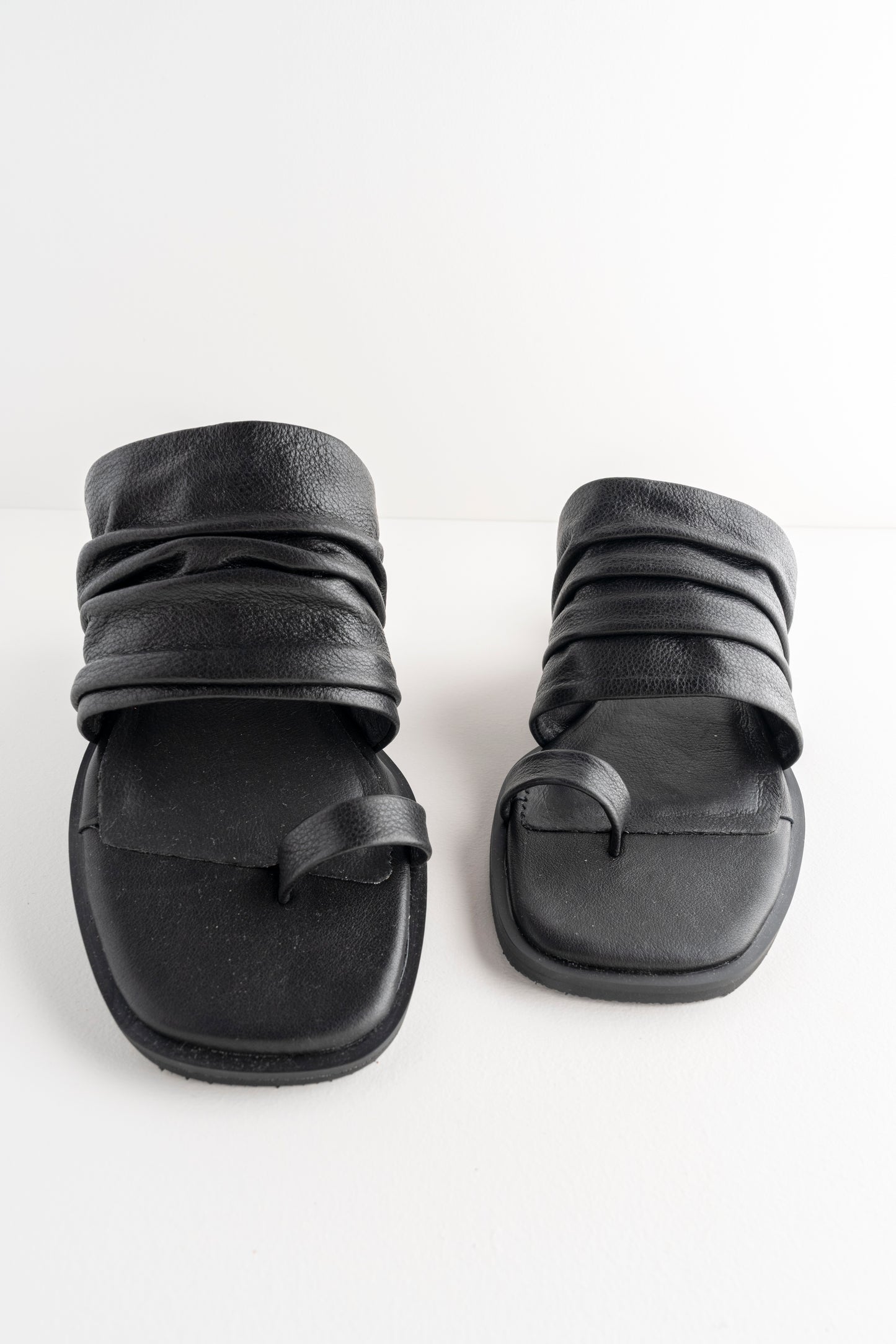 All Black Gathered Slide, Black 