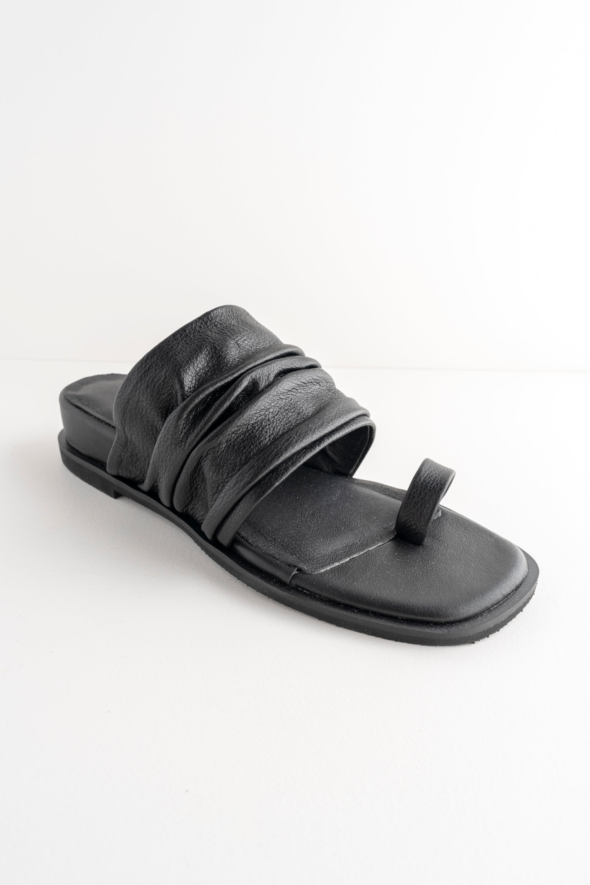 All Black Gathered Slide, Black 