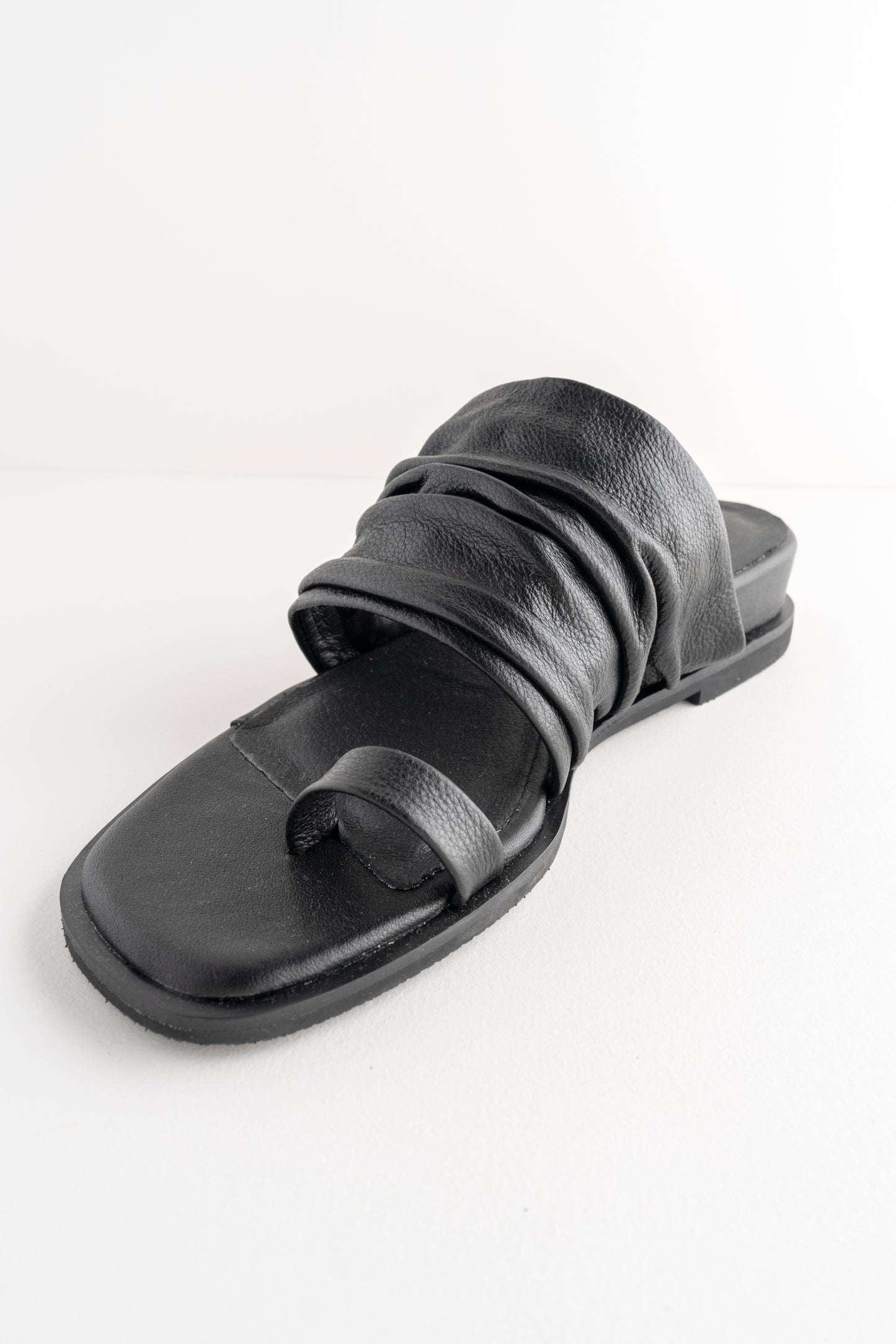 All Black Gathered Slide, Black 