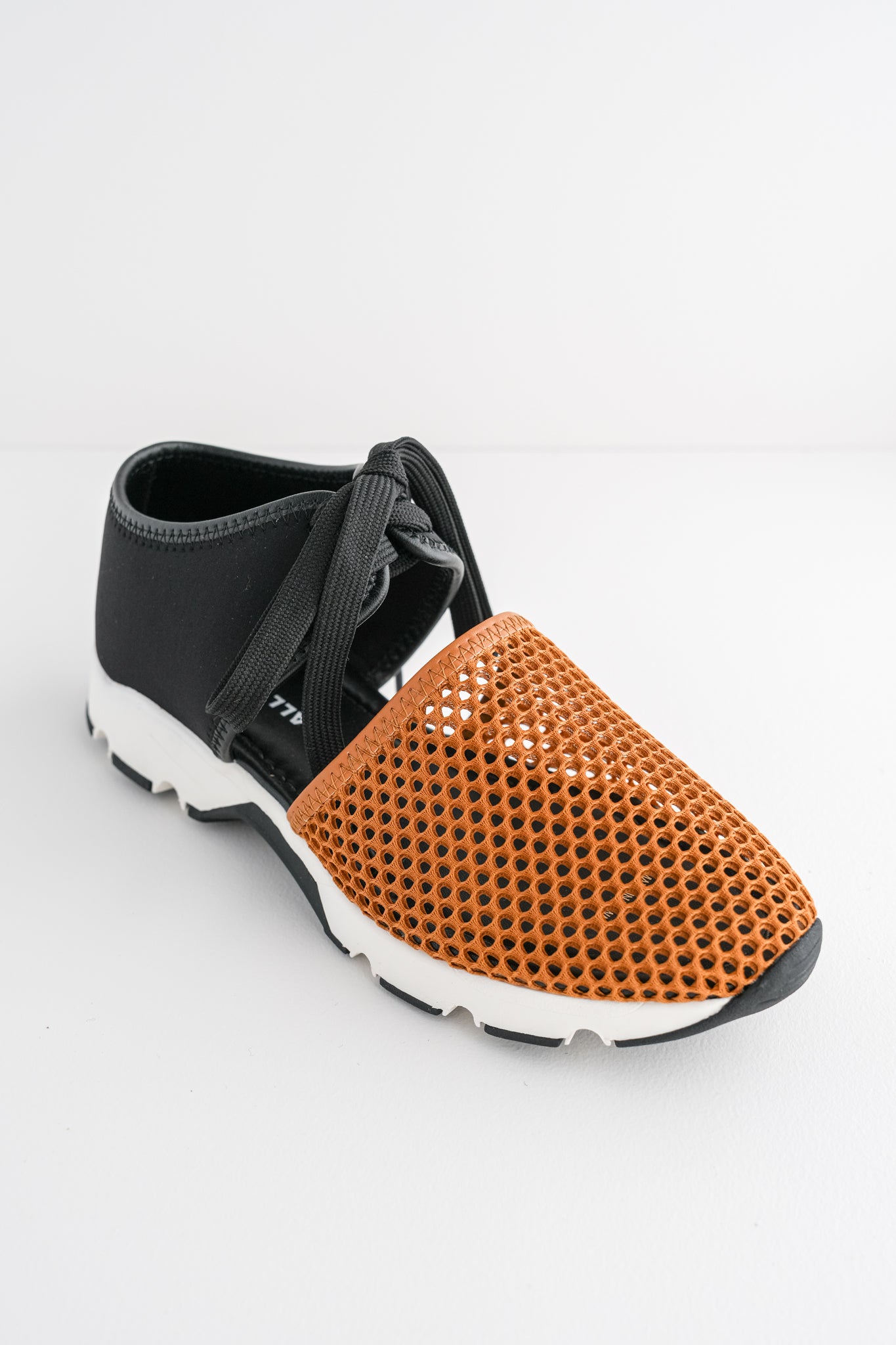 All Black Amazing Mesh Sneaker, Brown 