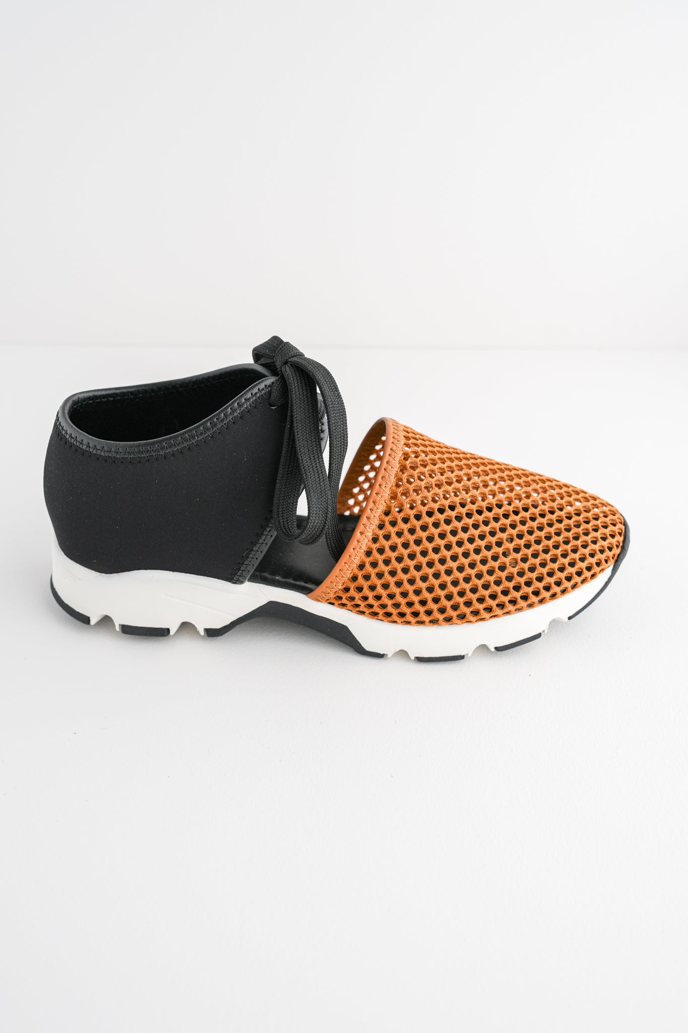 All Black Amazing Mesh Sneaker, Brown 