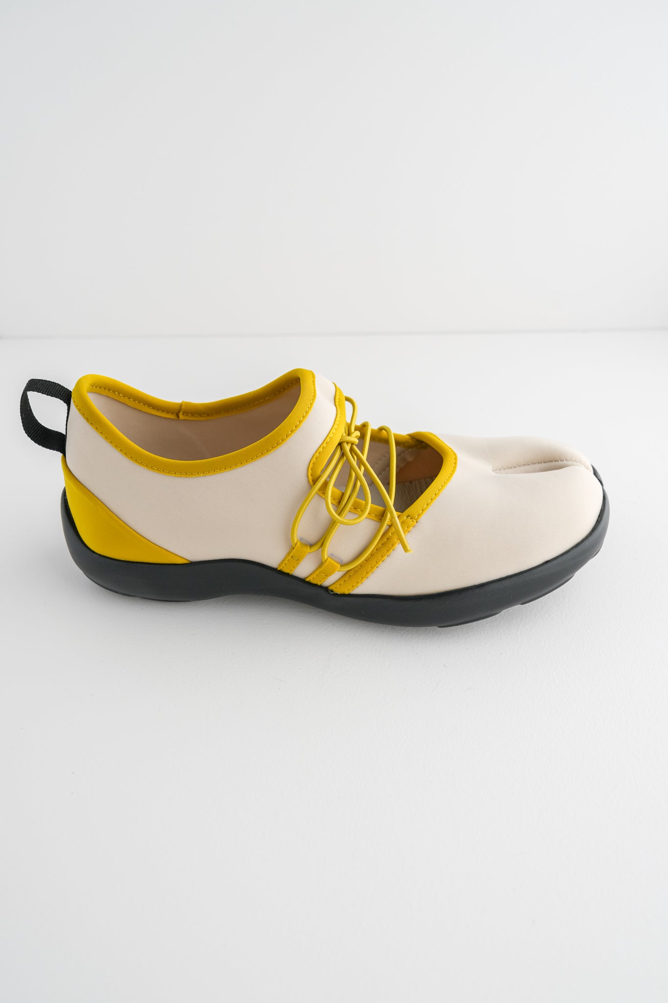 All Black Split-Toe Casual Shoe, Beige 