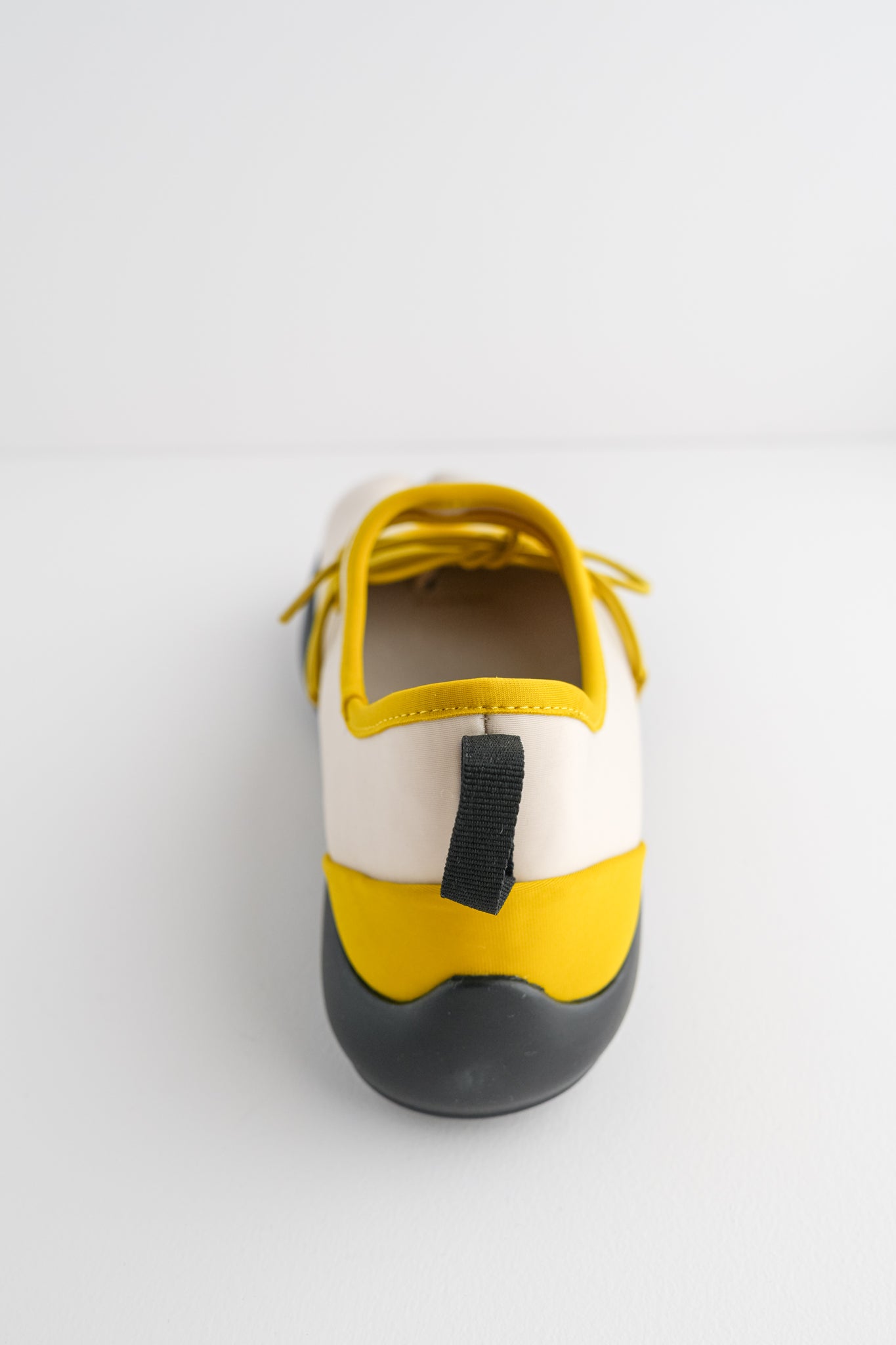 All Black Split-Toe Casual Shoe, Beige 