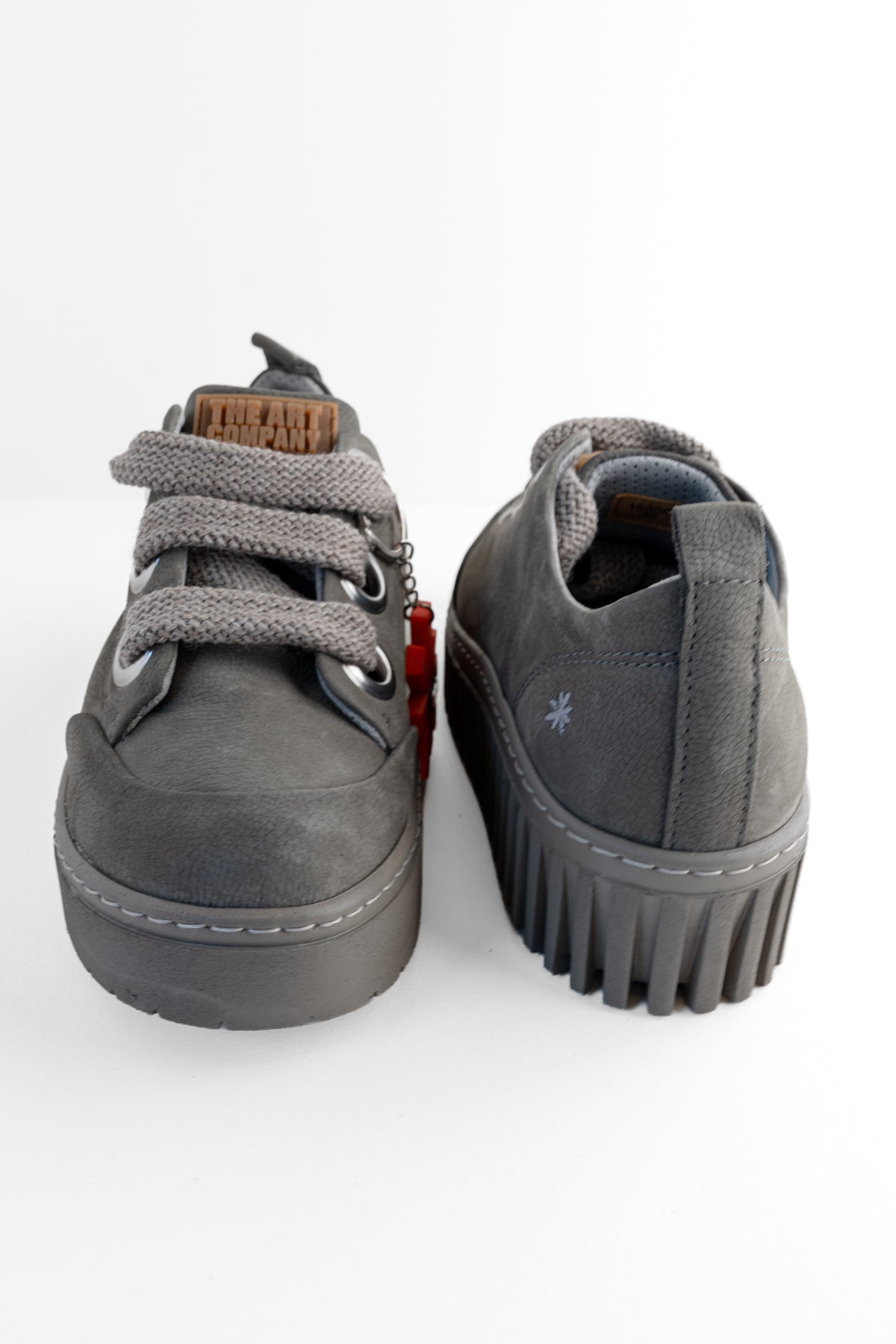 Art Nubuck Sneaker, Gray 