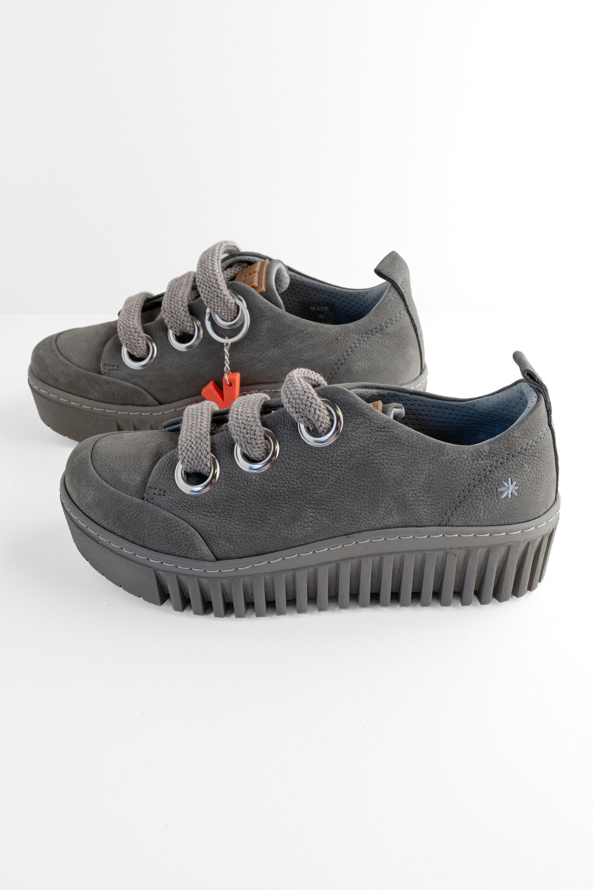 Art Nubuck Sneaker, Gray 