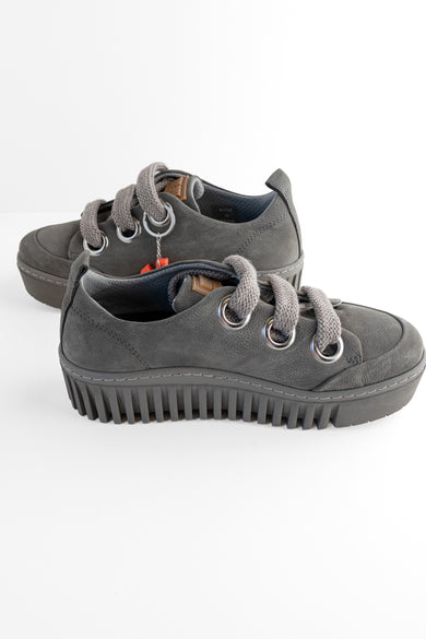 Art Nubuck Sneaker, Gray 