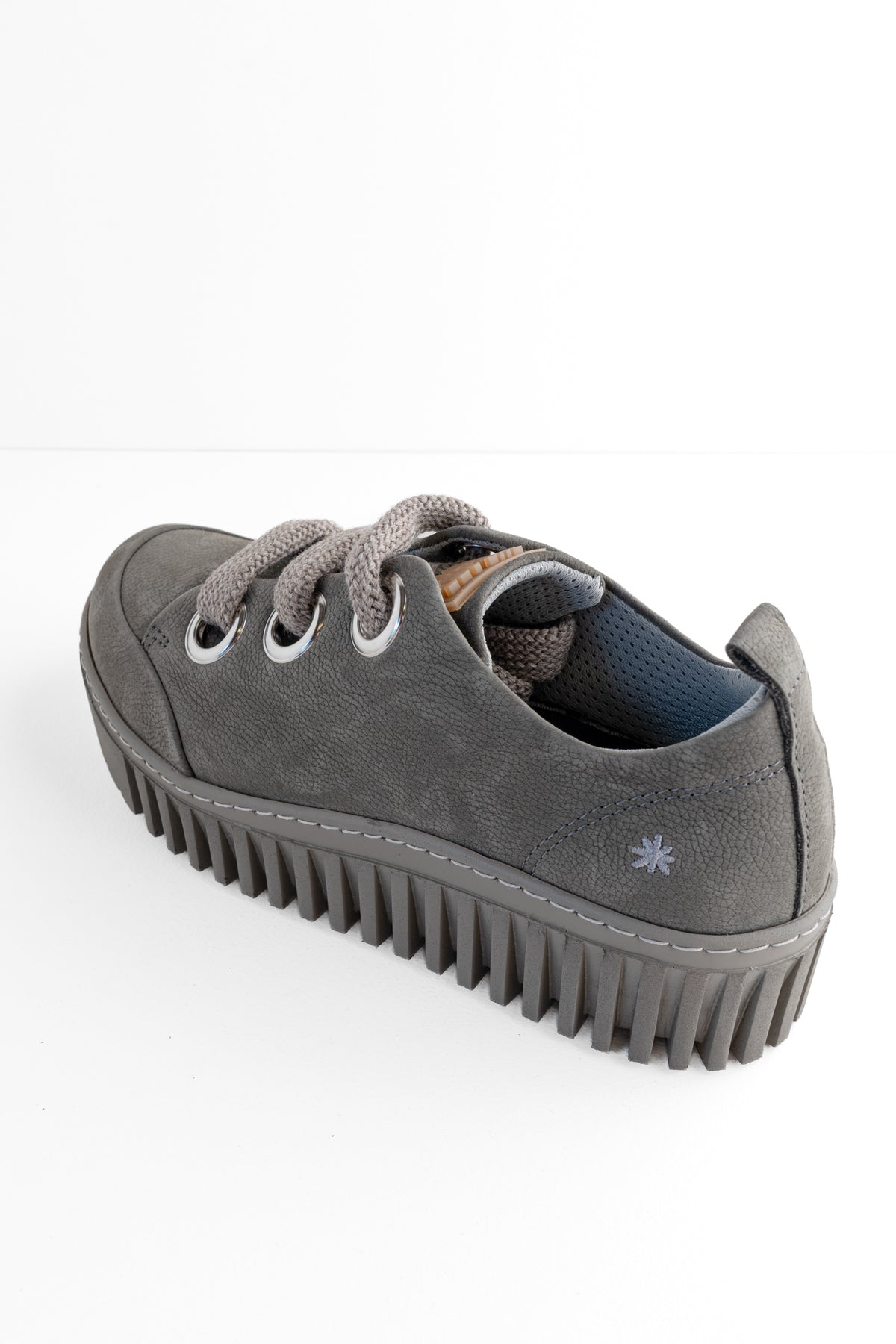 Art Nubuck Sneaker, Gray 