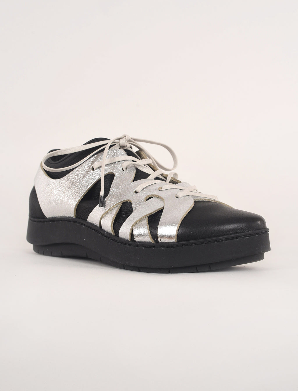 Trippen Carve Swan Sneaker, Black Alba/Silver Lam 