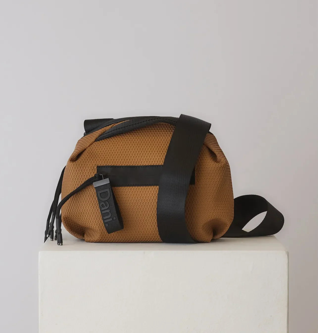 Bonnie Crossbody Bag, Carmel Angle 2