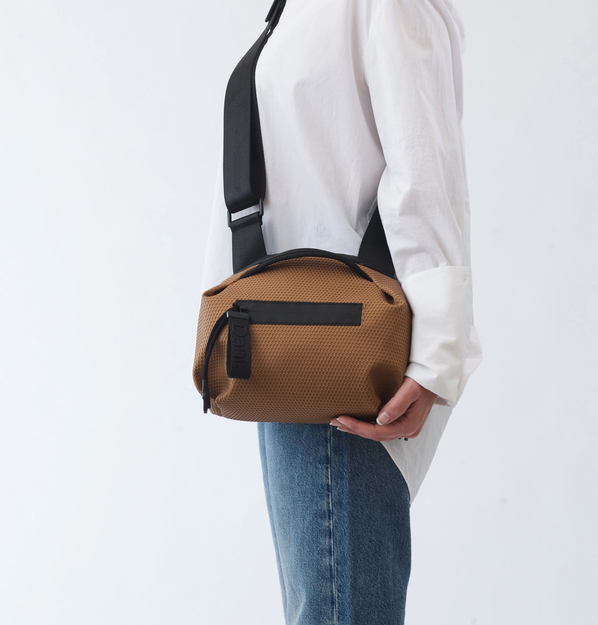 Bonnie Crossbody Bag, Carmel Angle 8