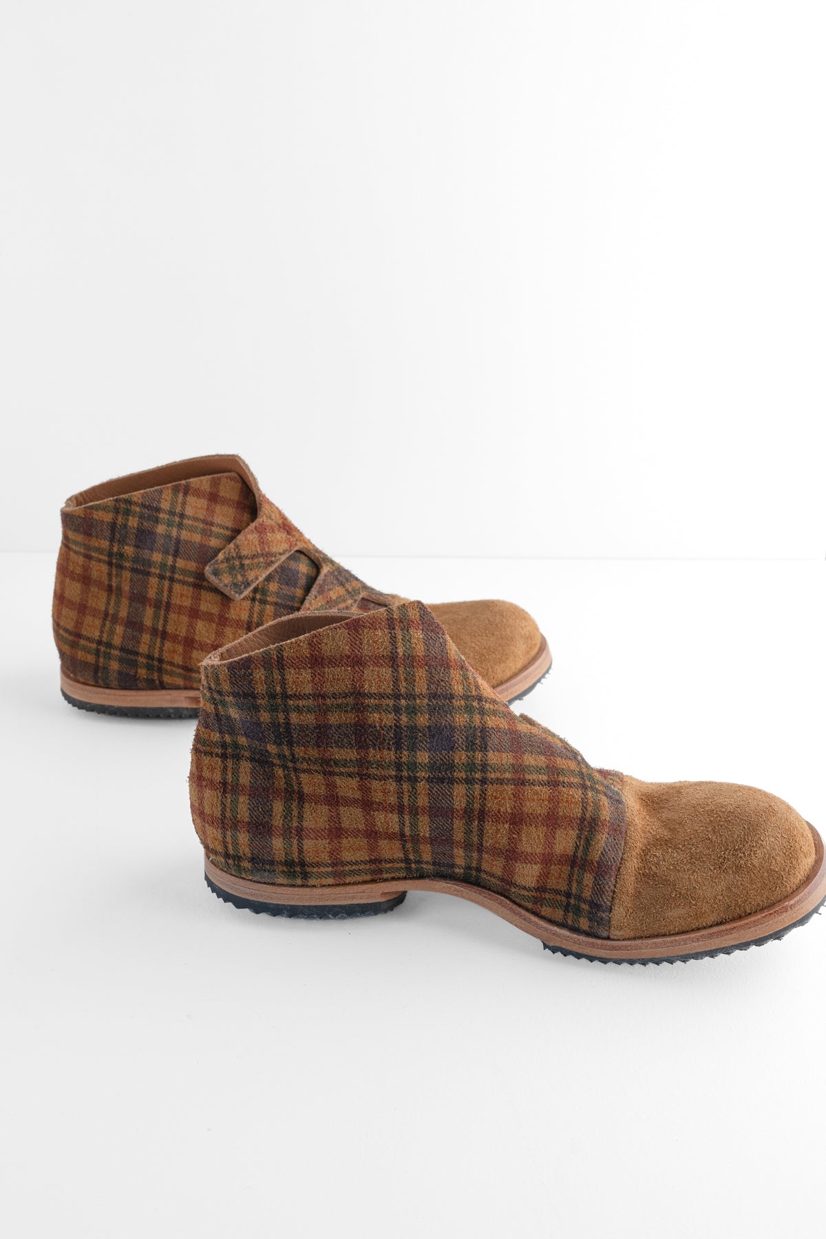 Cydwoq Technical Shoe, Check Camel 