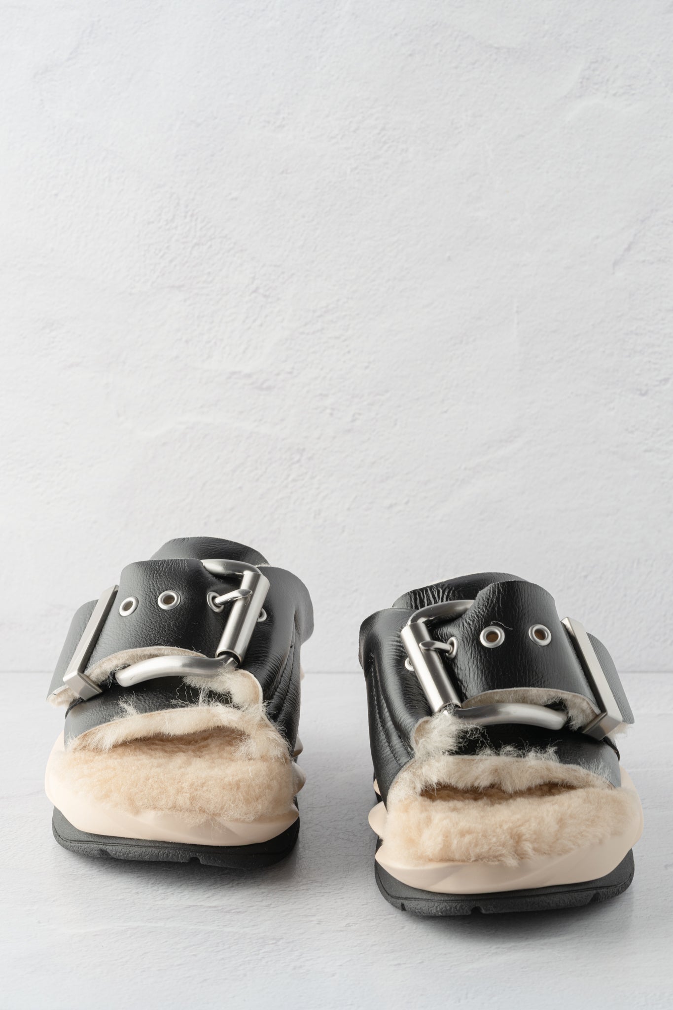 4CCCCEES Mellow Laze Shearling Sandal, Oreo 