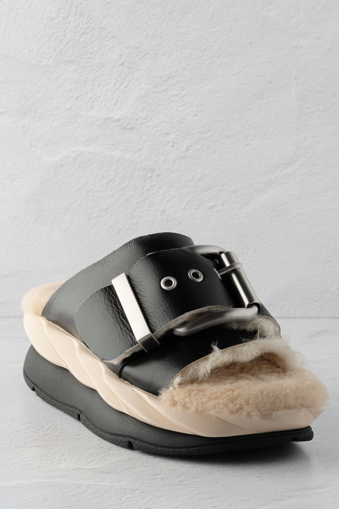 4CCCCEES Mellow Laze Shearling Sandal, Oreo 