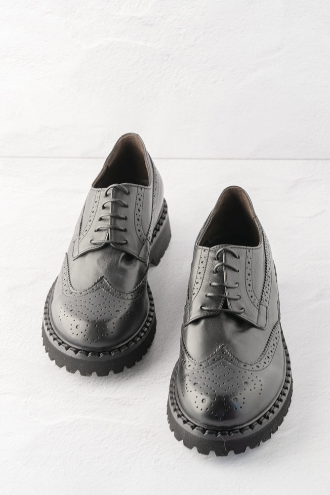Laura Bellariva Wingtip Oxford, Black 