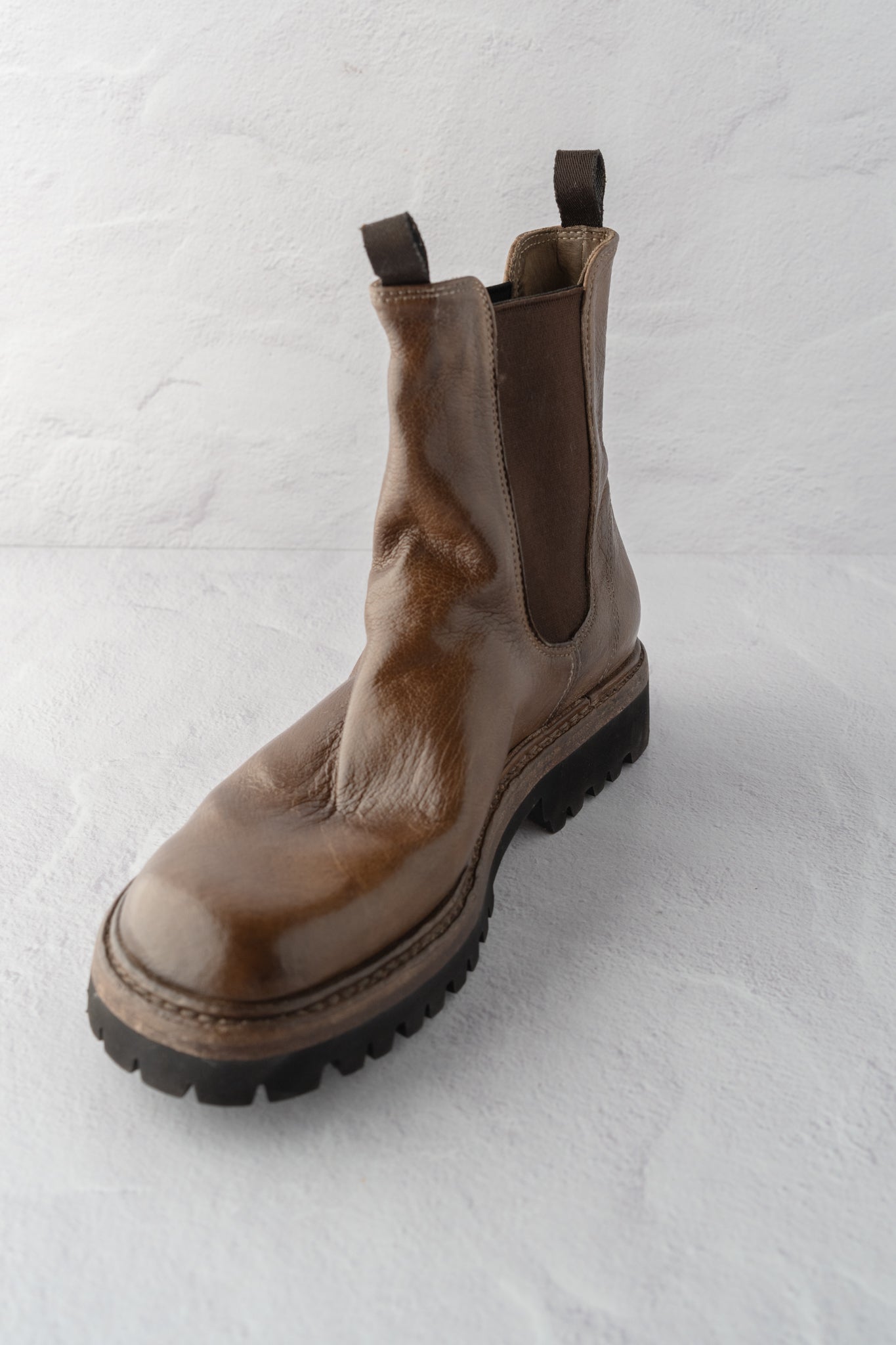 Shoto Beau Ideal Chelsea Boot, Washed Taupe 