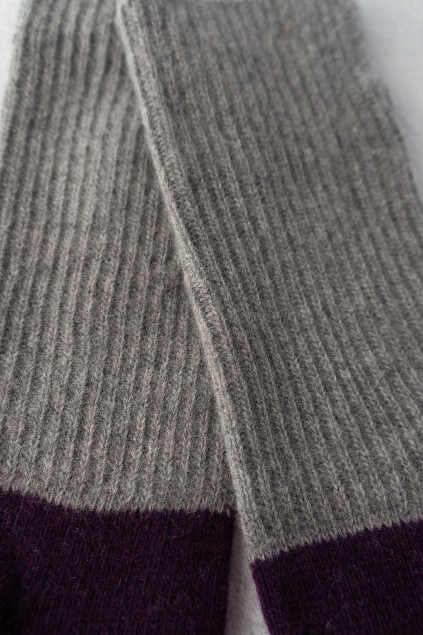 Santacana Madrid Color block Wool and Cashmere Gloves, Pruno 
