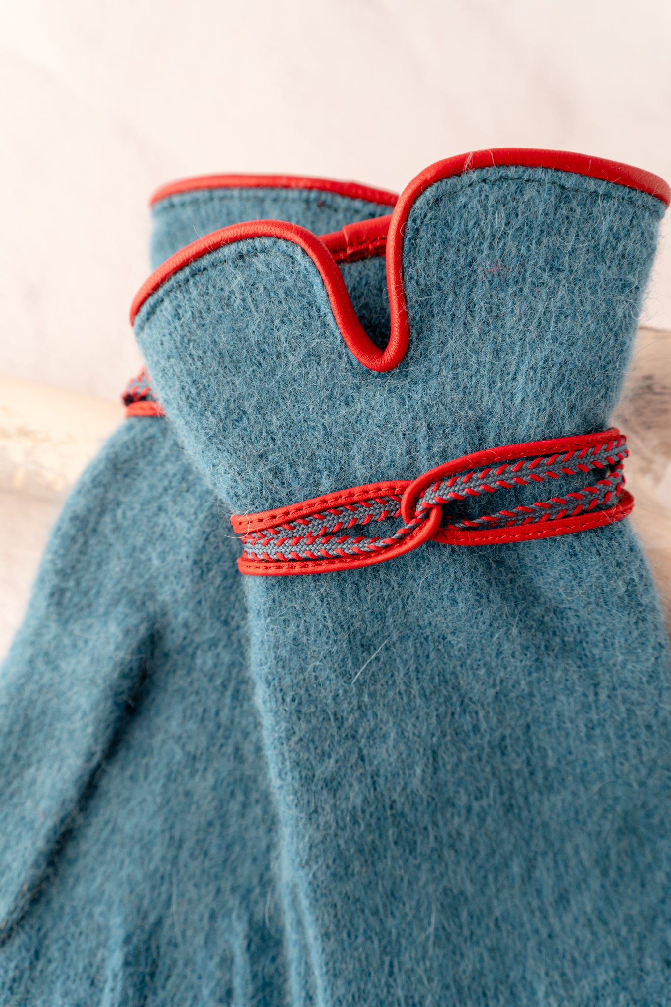 Santacana Madrid Leather Loop Wool-Angora Gloves, Petroleo 
