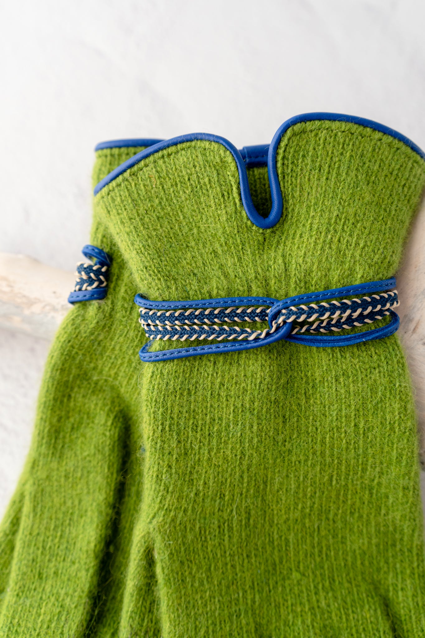 Santacana Madrid Leather Loop Wool-Angora Gloves, Verde 