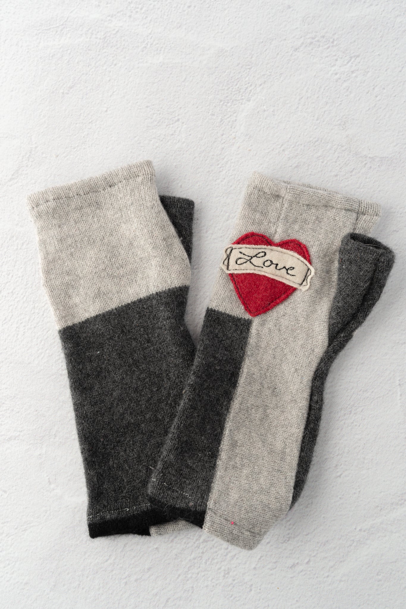 Sardine Recycled Cashmere Handwarmers, Tattoo Heart Love, Red/Gray 
