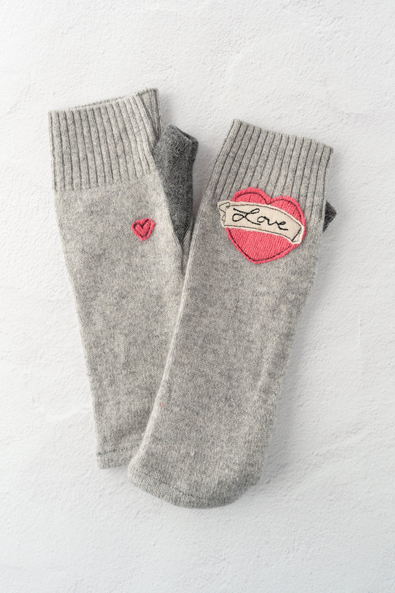 Sardine Recycled Cashmere Handwarmers, Tattoo Heart Love, Pink/Gray 