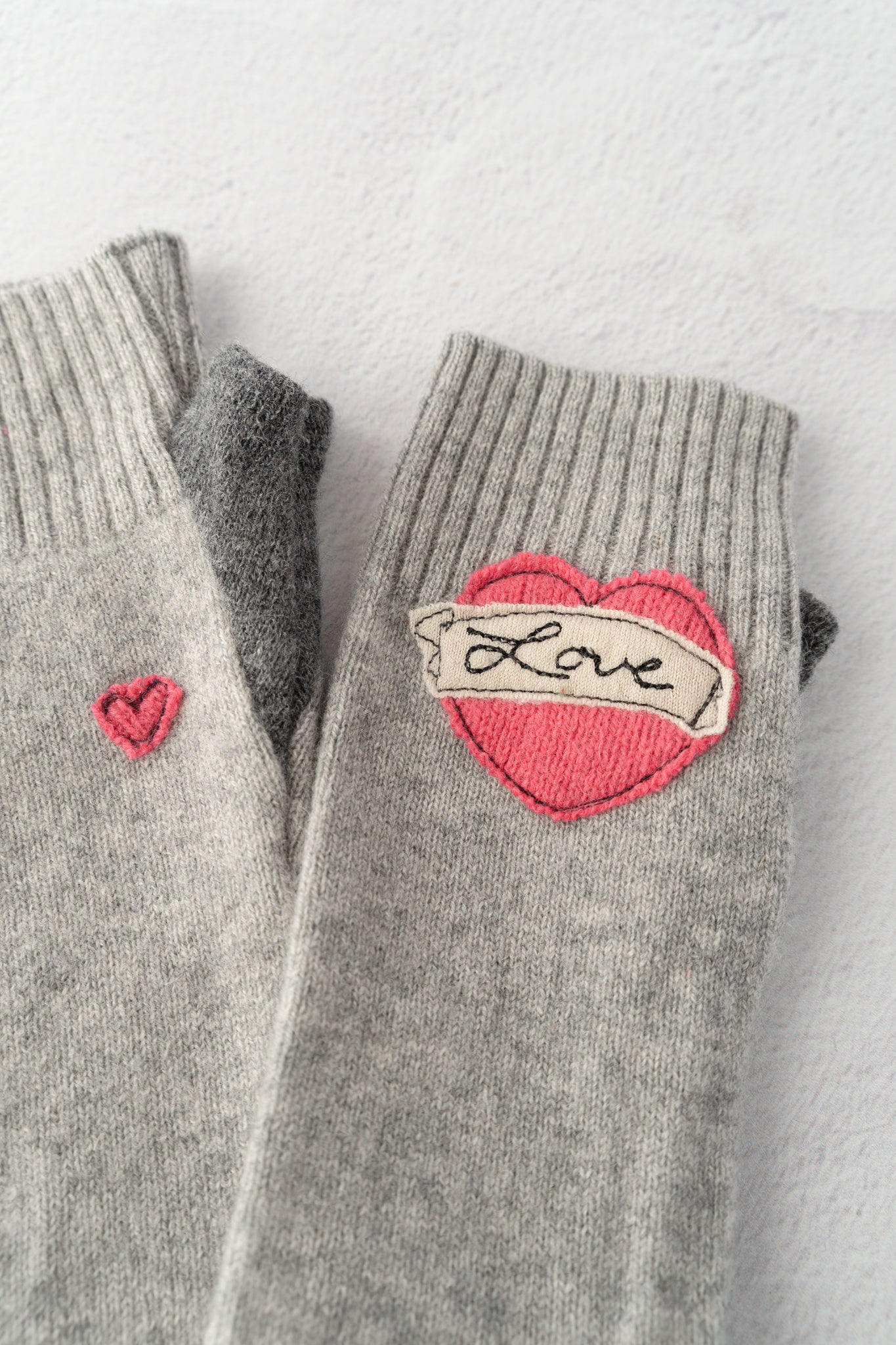 Sardine Recycled Cashmere Handwarmers, Tattoo Heart Love, Pink/Gray 