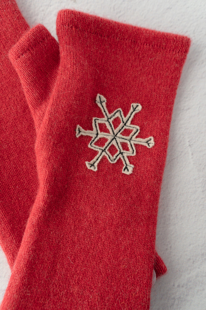 Sardine Recycled Cashmere Handwarmers, Snowflake/Red 